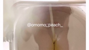 透明椅子で撮影の待機中におもらし 【おもらし】【omorashi】【desperation Wetting】【Pee Desperation】